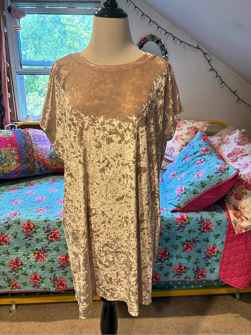 Forever 21 Velvet Mini Dress in Light Gold 
Size Small Like New